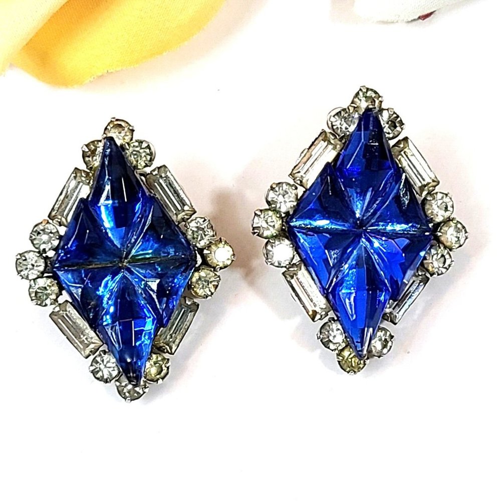Coro Rhinestones Earrings Blue Glass Centerpiece Surrounded by Baguette & Rounds